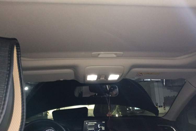 Used Mazda Atenza 2018 2.5L Blue Sky Sport Edition China VI compliant Headliner