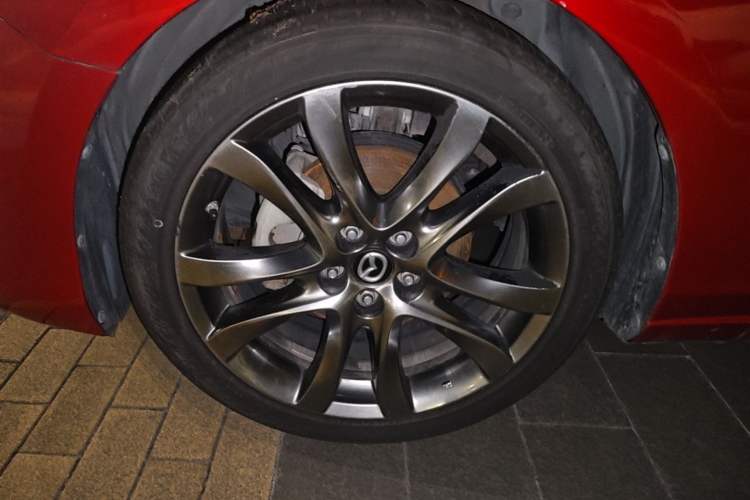Used Mazda Atenza 2018 2.5L Blue Sky Prestige Edition China VI compliant Left Front Wheel Hub