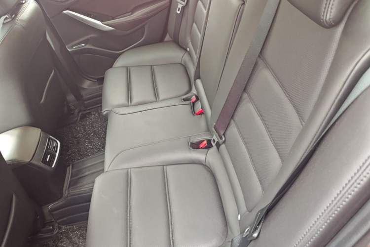 Used Mazda Atenza 2018 2.0L Blue Sky Luxury Edition China VI Standard Left Rear Seat