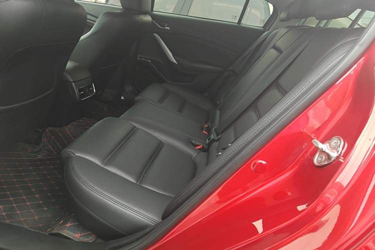 Used Mazda Atenza 2018 2.0L Blue Sky Luxury Edition China VI Standard Left Rear Seat