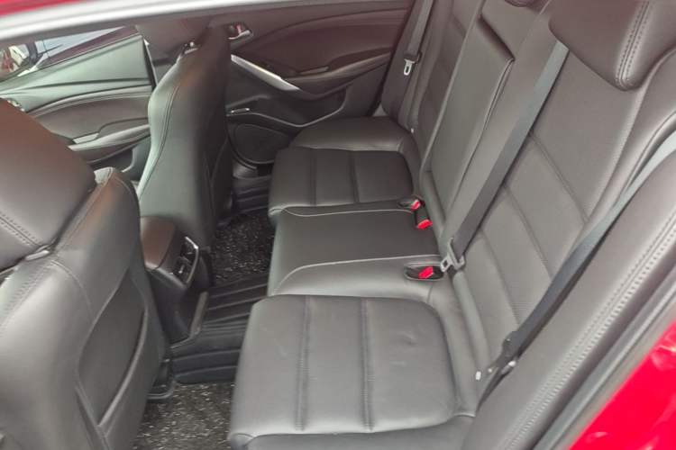Used Mazda Atenza 2018 2.0L Blue Sky Luxury Edition China VI Standard Left Rear Seat