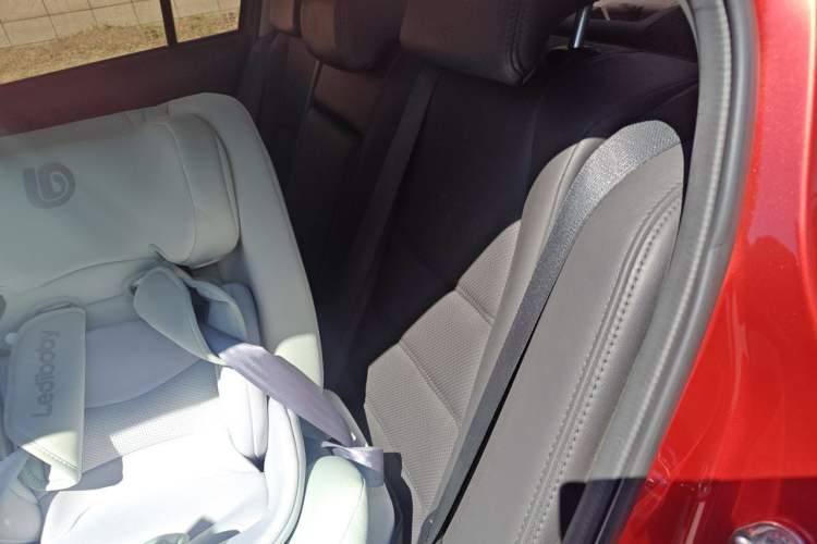 Used Mazda Atenza 2018 2.0L Blue Sky Luxury Edition China V Standard Left Rear Seat