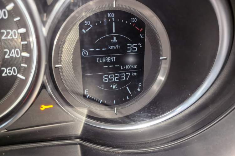 Used Mazda Atenza 2018 2.5L Skyactiv Sport Version China V Standard Odometer Close Up
