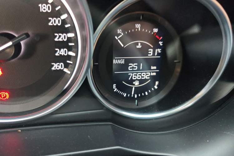 Used Mazda Atenza 2018 2.0L Blue Sky Prestige Version China V Standard Odometer Close Up