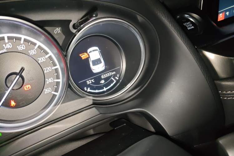Used Mazda Atenza 2018 2.5L Blue Sky Prestige Edition China V Standard Odometer Close Up