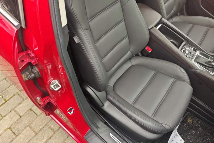 Used Mazda Atenza 2018 2.0L Blue Sky Luxury Edition China VI Standard Right Front Seat