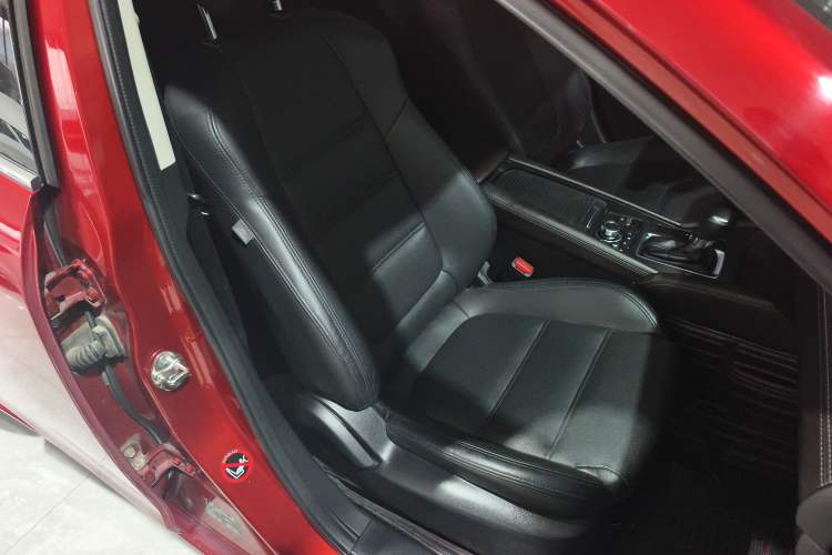 Used Mazda Atenza 2018 2.5L Blue Sky Sport Edition China VI compliant Right Front Seat