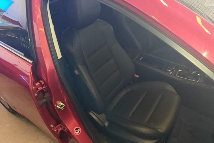 Used Mazda Atenza 2018 2.0L Blue Sky Luxury Edition China VI Standard Right Front Seat