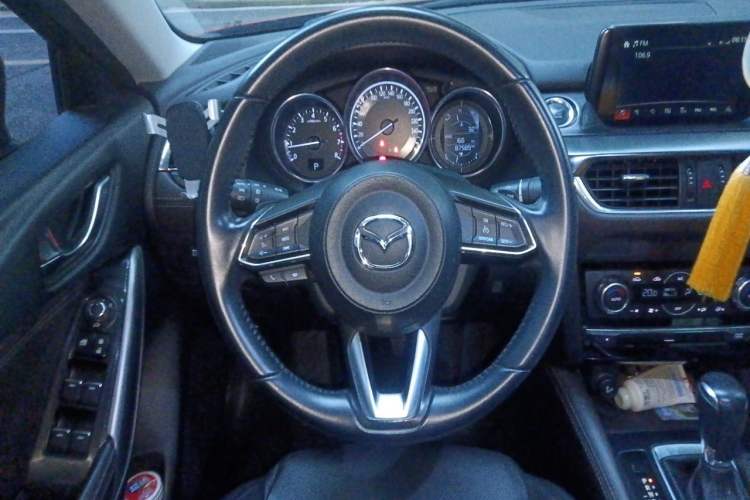 Used Mazda Atenza 2018 2.5L Blue Sky Sport Edition China VI compliant Steering Wheel