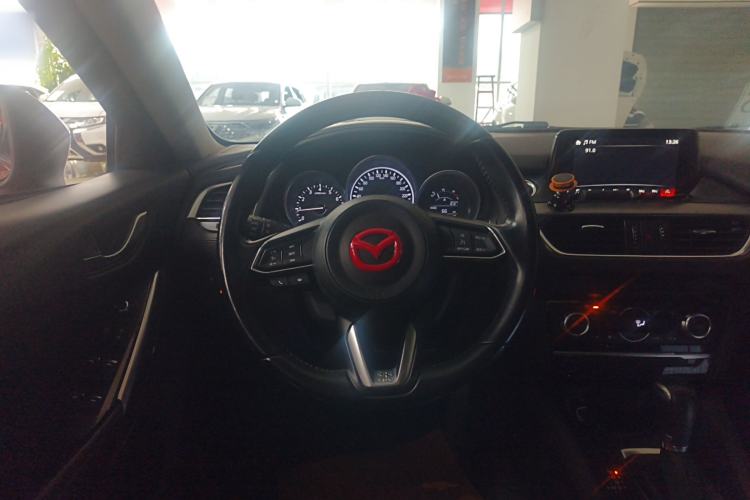 Used Mazda Atenza 2018 2.0L Blue Sky Luxury Edition China V Standard Steering Wheel