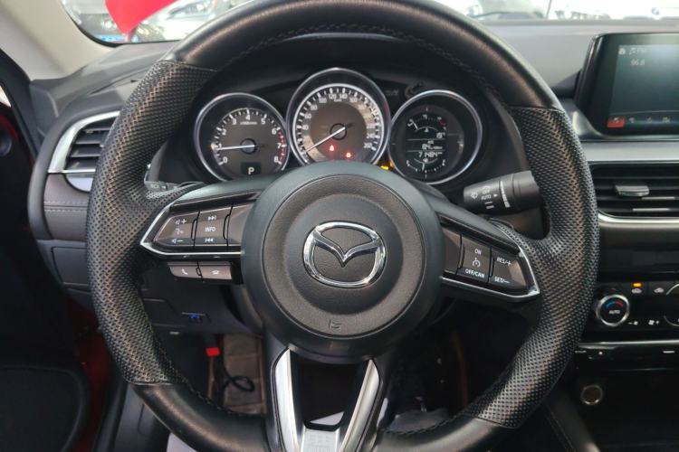 Used Mazda Atenza 2018 2.5L Blue Sky Sport Edition China VI compliant Steering Wheel