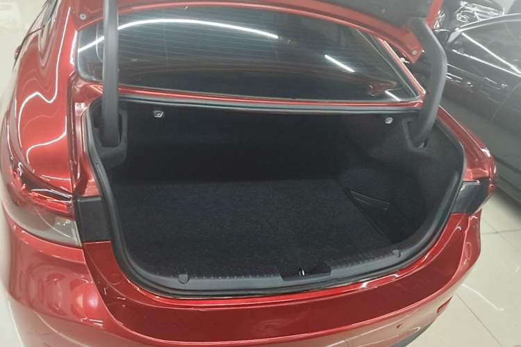 Used Mazda Atenza 2018 2.0L Blue Sky Luxury Edition China V Standard Trunk