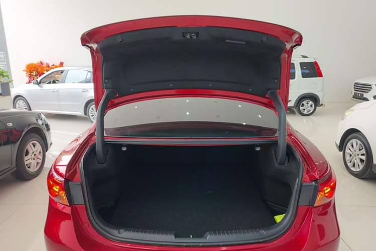 Used Mazda Atenza 2018 2.0L Blue Sky Luxury Edition China V Standard Trunk
