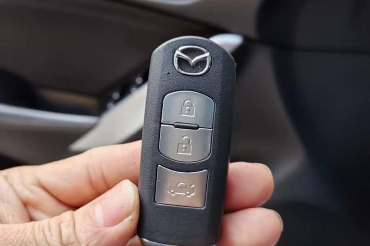 Used Mazda Atenza 2018 2.0L Blue Sky Luxury Edition China V Standard Vehicle Key