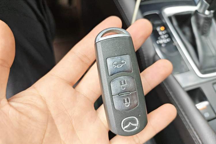 Used Mazda Atenza 2018 2.0L Blue Sky Luxury Edition China V Standard Vehicle Key