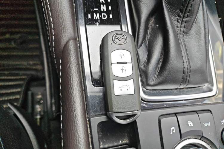 Used Mazda Atenza 2018 2.5L Blue Sky Sport Edition China VI compliant Vehicle Key