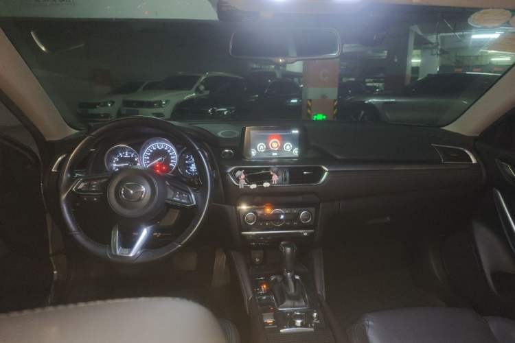 Used Mazda Atenza 2018 2.5L Blue Sky Sport Edition China VI compliant Center Console