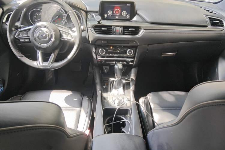 Used Mazda Atenza 2018 2.5L Blue Sky Prestige Edition China V Standard Center Console