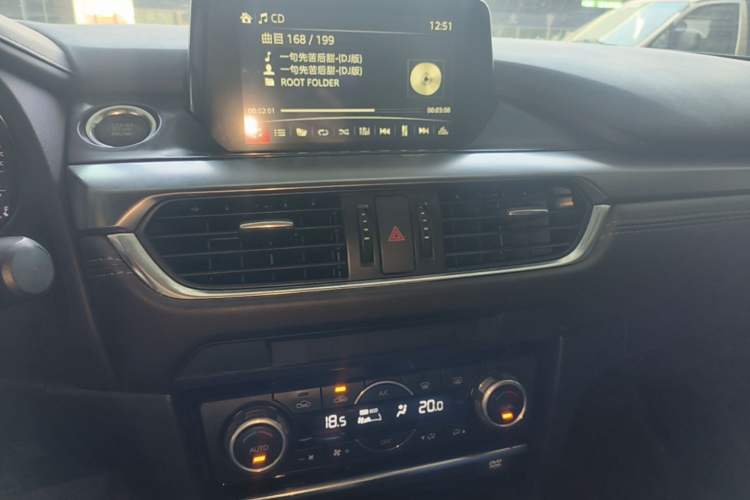Used Mazda Atenza 2018 2.0L Blue Sky Luxury Edition China VI Standard Audio And AC Panel