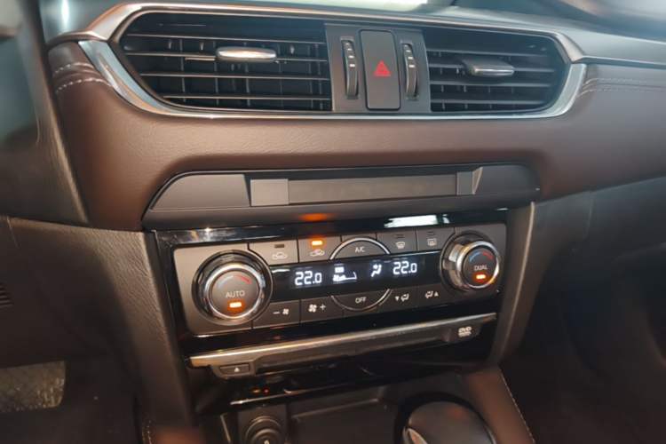 Used Mazda Atenza 2018 2.0L Blue Sky Luxury Edition China V Standard Audio And AC Panel