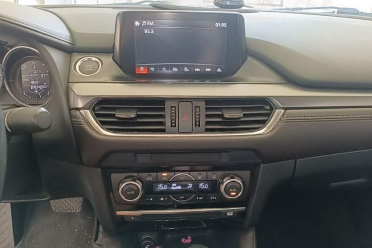Used Mazda Atenza 2018 2.0L Blue Sky Luxury Edition China VI Standard Audio And AC Panel