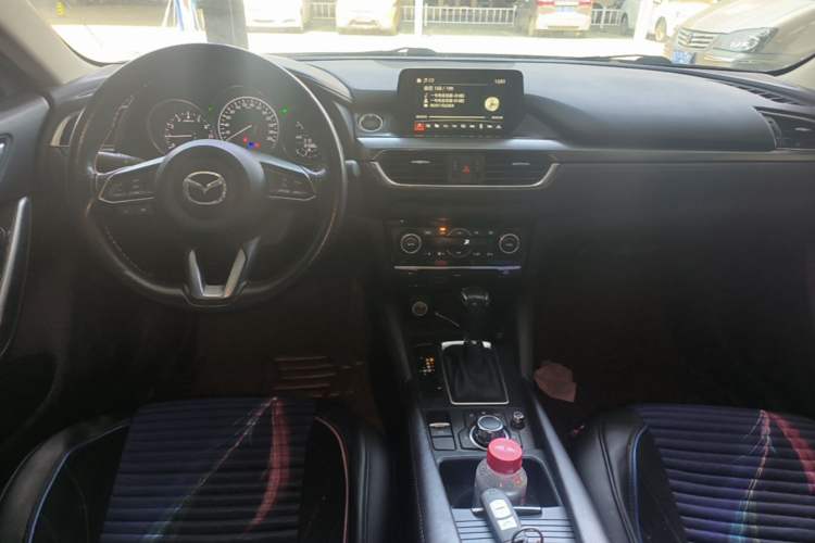 Used Mazda Atenza 2018 2.0L Blue Sky Luxury Edition China VI Standard Center Console