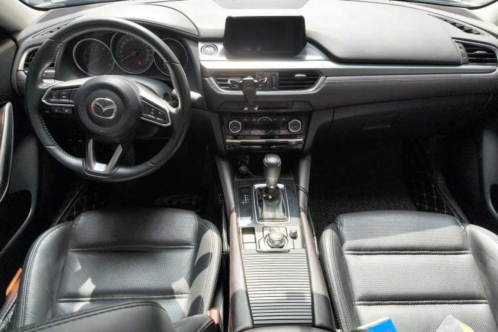 Used Mazda Atenza 2018 2.0L Blue Sky Luxury Edition China VI Standard Center Console