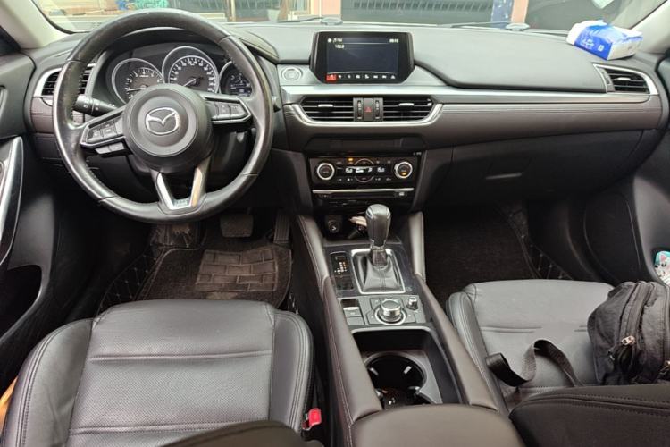 Used Mazda Atenza 2018 2.0L Blue Sky Luxury Edition China VI Standard Center Console