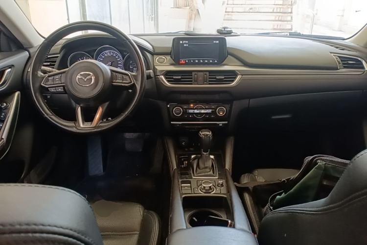 Used Mazda Atenza 2018 2.0L Blue Sky Luxury Edition China VI Standard Center Console