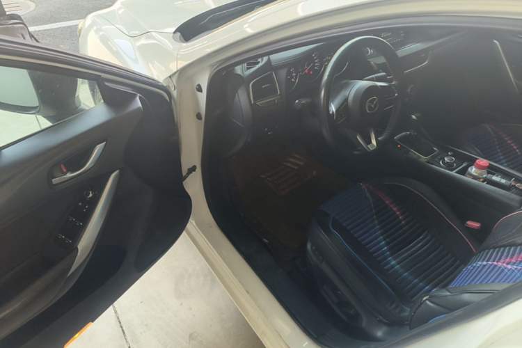 Used Mazda Atenza 2018 2.0L Blue Sky Luxury Edition China VI Standard Driver Seat
