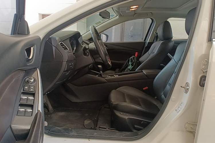 Used Mazda Atenza 2018 2.0L Blue Sky Luxury Edition China VI Standard Driver Seat