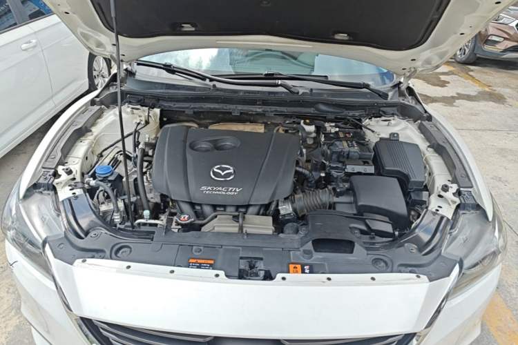 Used Mazda Atenza 2018 2.0L Blue Sky Luxury Edition China VI Standard Engine Bay