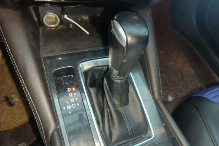 Used Mazda Atenza 2018 2.0L Blue Sky Luxury Edition China VI Standard Gear Lever