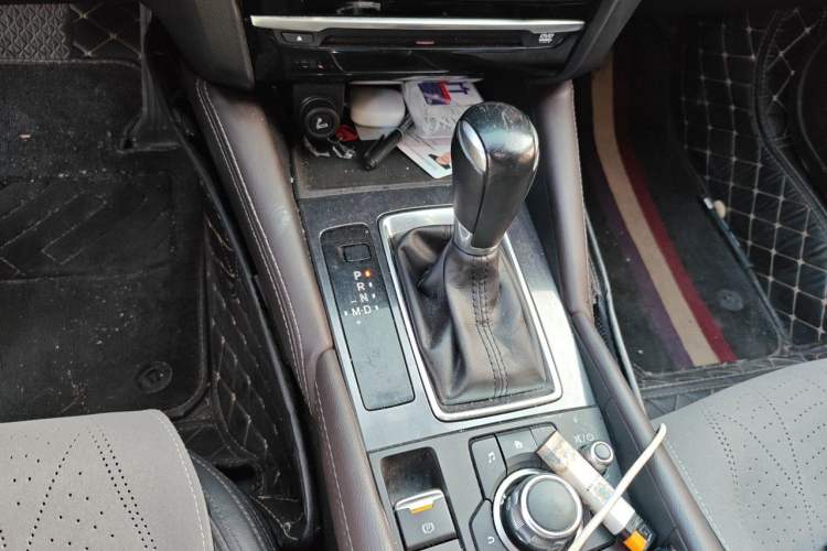 Used Mazda Atenza 2018 2.5L Blue Sky Sport Edition China VI compliant Gear Lever
