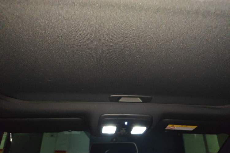 Used Mazda Atenza 2018 2.5L Blue Sky Prestige Edition China VI compliant Headliner