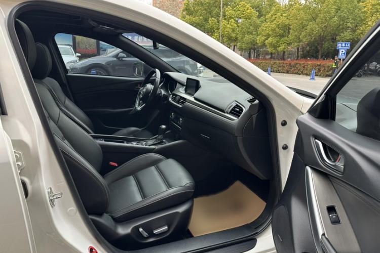 Used Mazda Atenza 2018 2.5L Blue Sky Prestige Edition China V Standard Interior 8