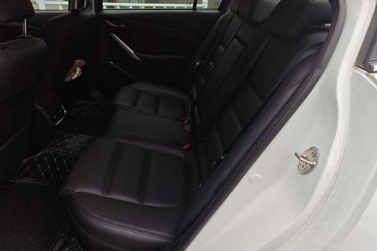 Used Mazda Atenza 2018 2.0L Blue Sky Luxury Edition China VI Standard Left Rear Seat