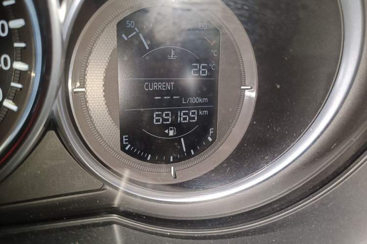 Used Mazda Atenza 2018 2.0L Blue Sky Luxury Edition China V Standard Odometer Close Up