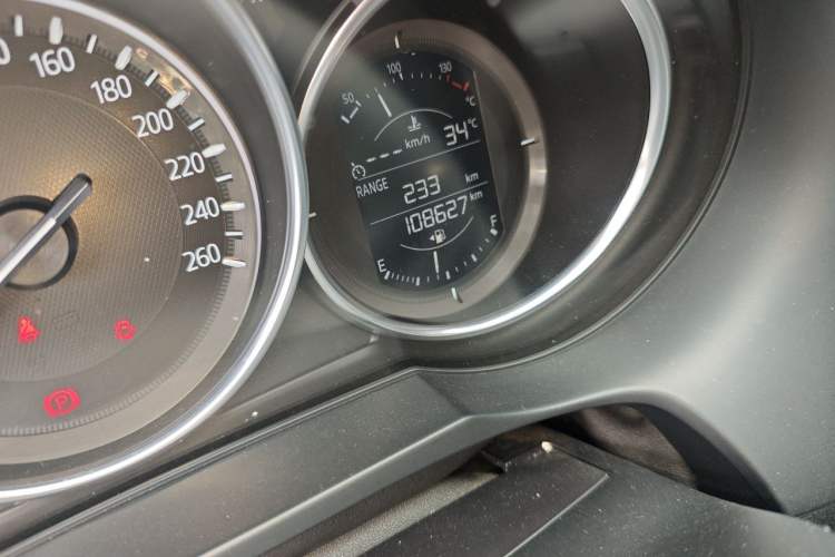 Used Mazda Atenza 2018 2.0L Blue Sky Luxury Edition China V Standard Odometer Close Up