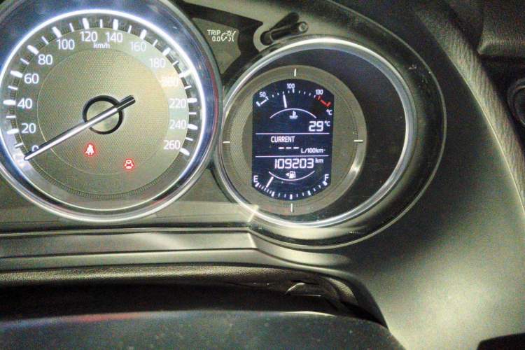 Used Mazda Atenza 2018 2.0L Blue Sky Luxury Edition China V Standard Odometer Close Up