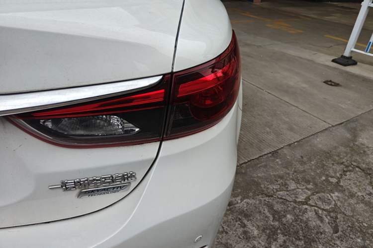 Used Mazda Atenza 2018 2.0L Blue Sky Luxury Edition China VI Standard Right Rear Taillight