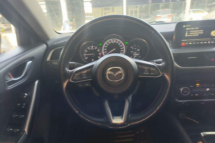 Used Mazda Atenza 2018 2.0L Blue Sky Luxury Edition China VI Standard Steering Wheel