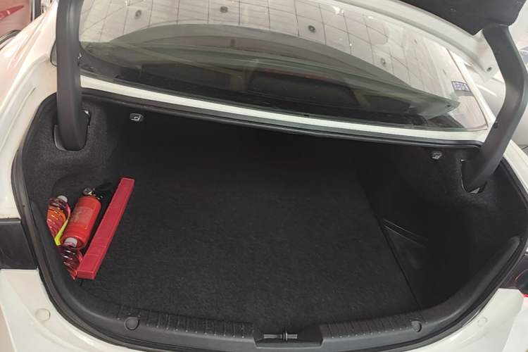 Used Mazda Atenza 2018 2.0L Blue Sky Luxury Edition China V Standard Trunk