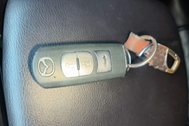 Used Mazda Atenza 2018 2.0L Blue Sky Luxury Edition China VI Standard Vehicle Key