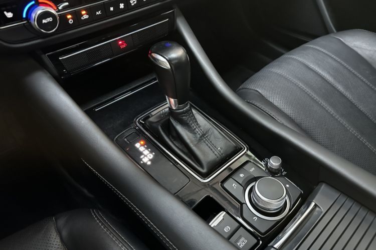 Used Mazda Atenza 2020 2.5L Skyline Sport Edition Interior 2