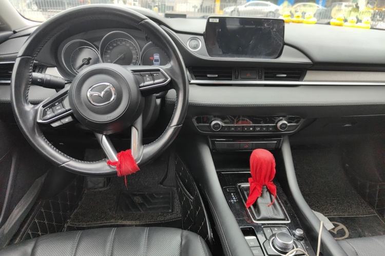Used Mazda Atenza 2020 2.0L Blue Sky Luxury Edition Center Console