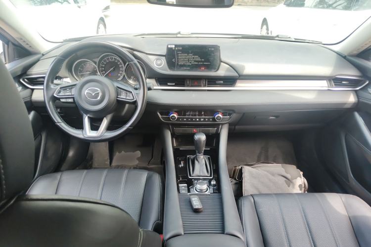 Used Mazda Atenza 2020 2.0L Blue Sky Luxury Edition Center Console