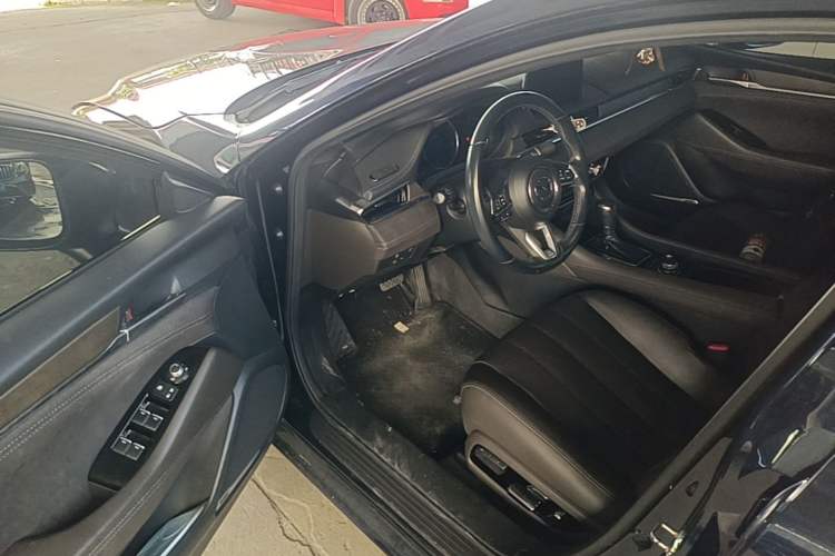 Used Mazda Atenza 2020 2.5L Sky Blue Prestige Edition Driver Seat