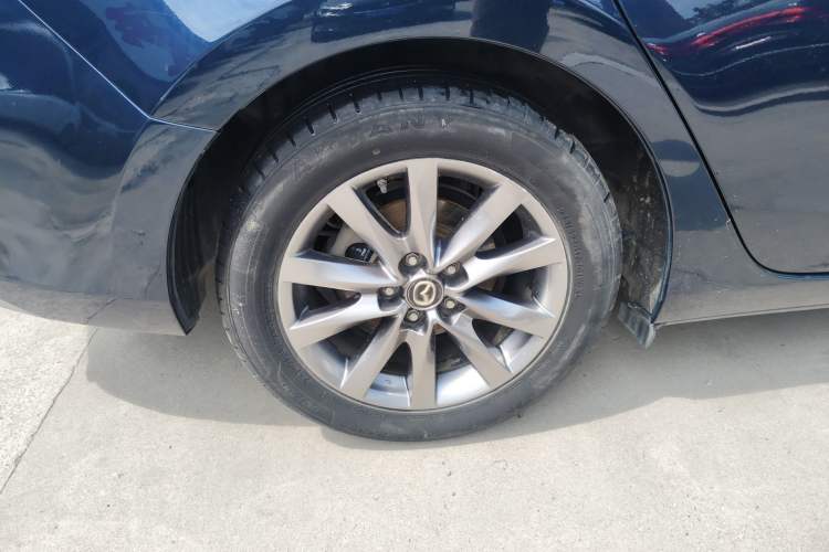 Used Mazda Atenza 2020 2.0L Blue Sky Luxury Edition Exterior 5