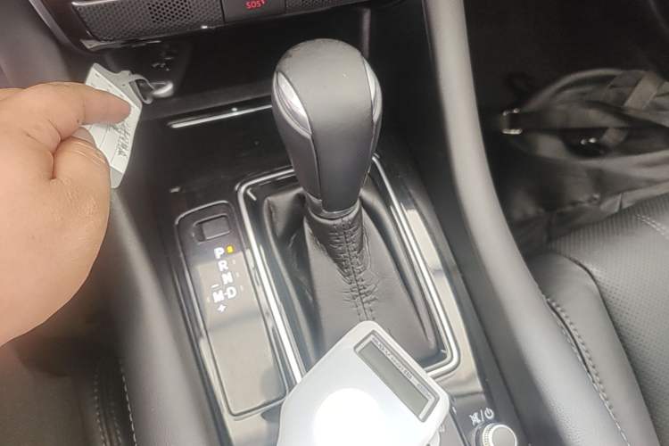 Used Mazda Atenza 2020 2.0L Blue Sky Luxury Edition Gear Lever